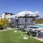 דירה North House With Pool And View *