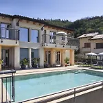 North House With Pool And View *